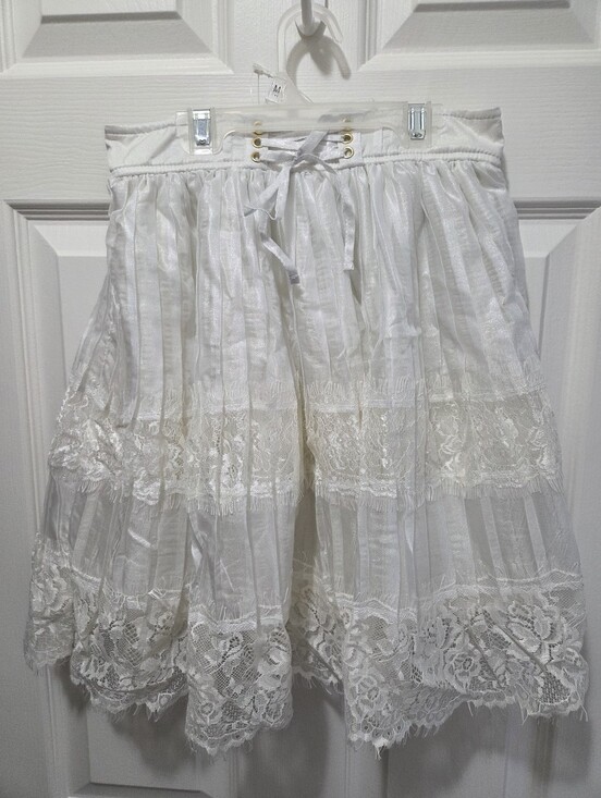 LIZ LISA Dresses & Skirts - LIZ LISA Lamé Pleated Skirt